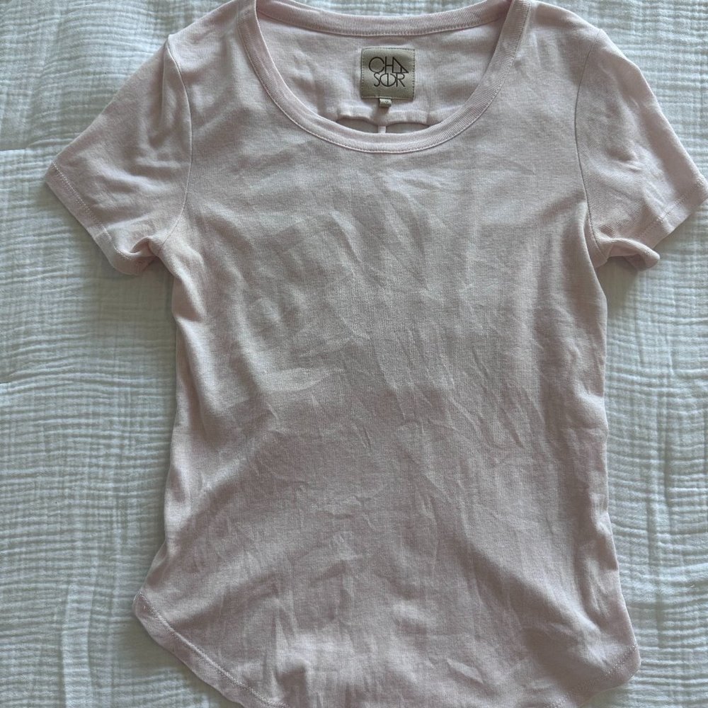 Chaser knotted cage back short sleeve shirt